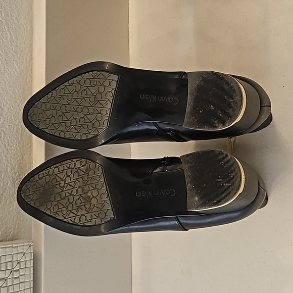Calvin Klein Black Ankle Boots sz 9.5 M - Picture 8 of 11